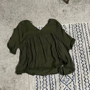 Green flowy top!